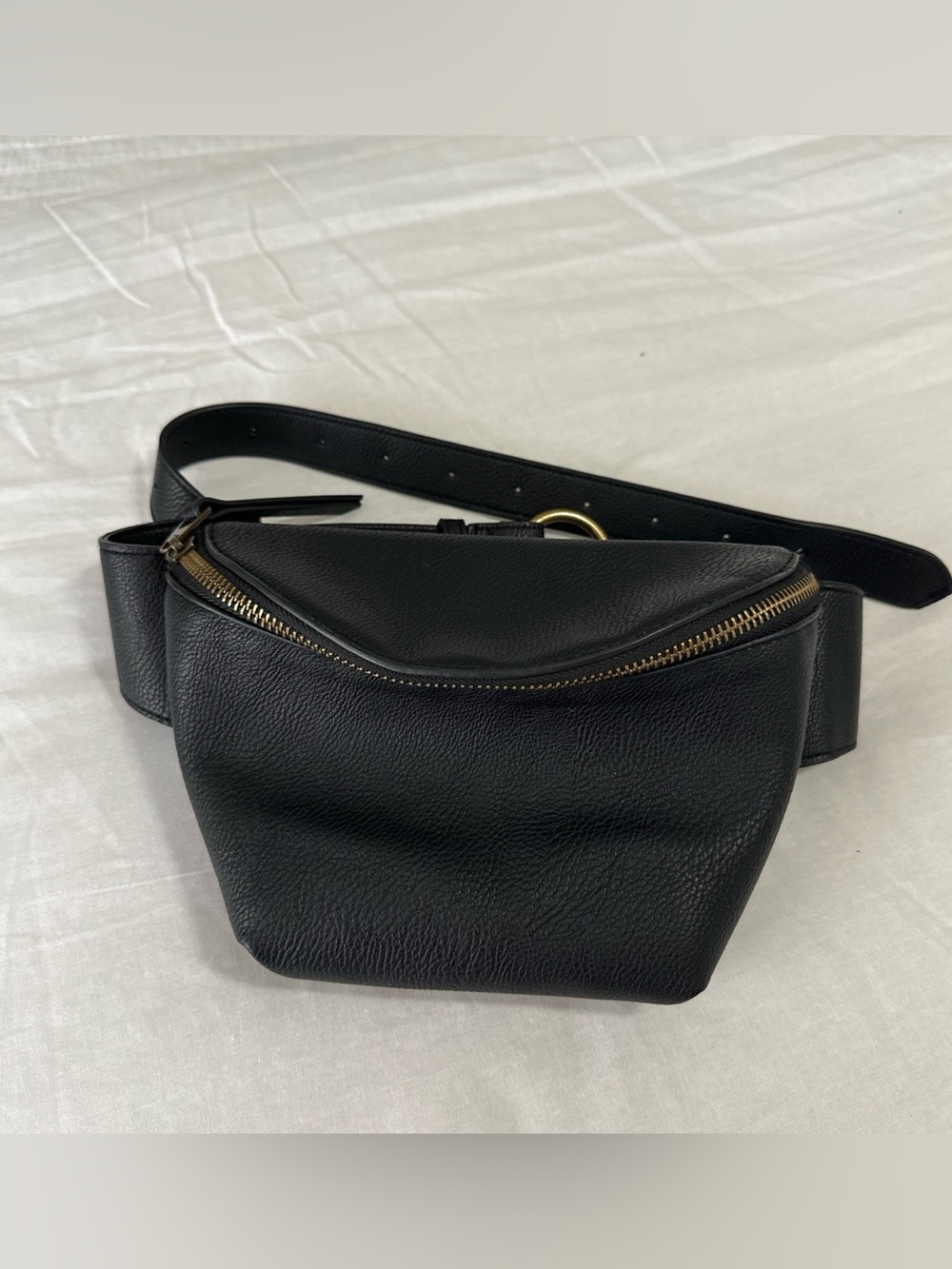 Universal Thread Fanny pack